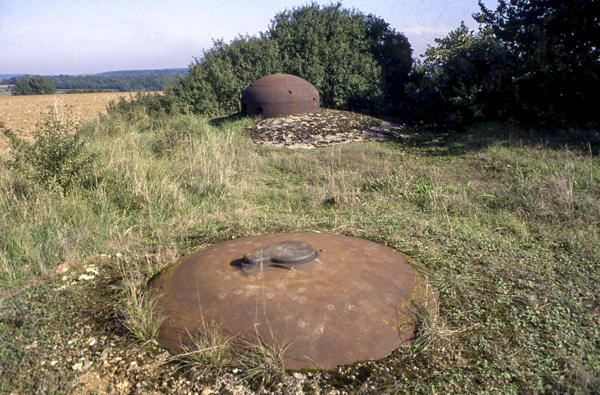 Ligne Maginot - PUXIEUX - O2 - (Observatoire d'artillerie) - La cloche périscopique et la Cloche JM