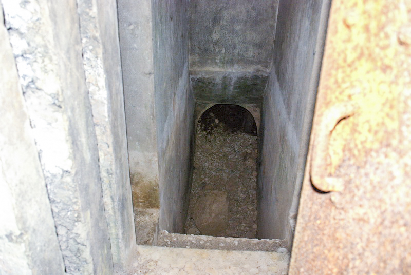 Ligne Maginot - FERME DE HEILIGENBRONN - (153° RIF - 150° RAP) - (PC de Sous-Secteur) - Accès à un abri souterrain non terminé