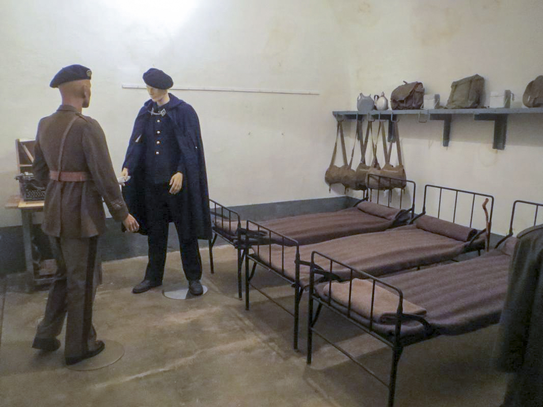 Ligne Maginot - SAINT ROCH (SHR) - (Ouvrage d'artillerie) - Chambre des officiers