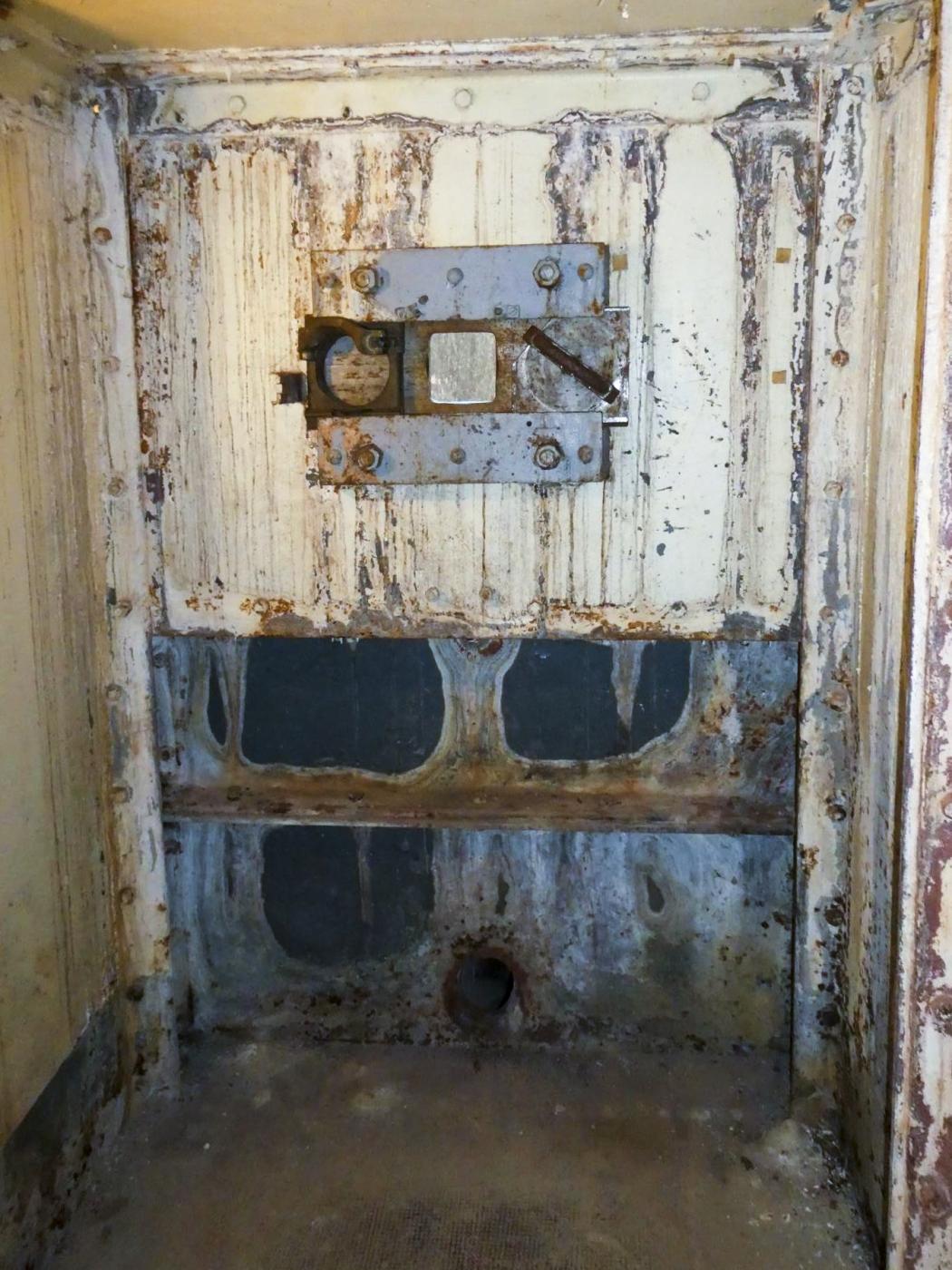 Ligne Maginot - SAINT ROCH (SHR) - (Ouvrage d'artillerie) - Bloc 4
Créneau FM 2