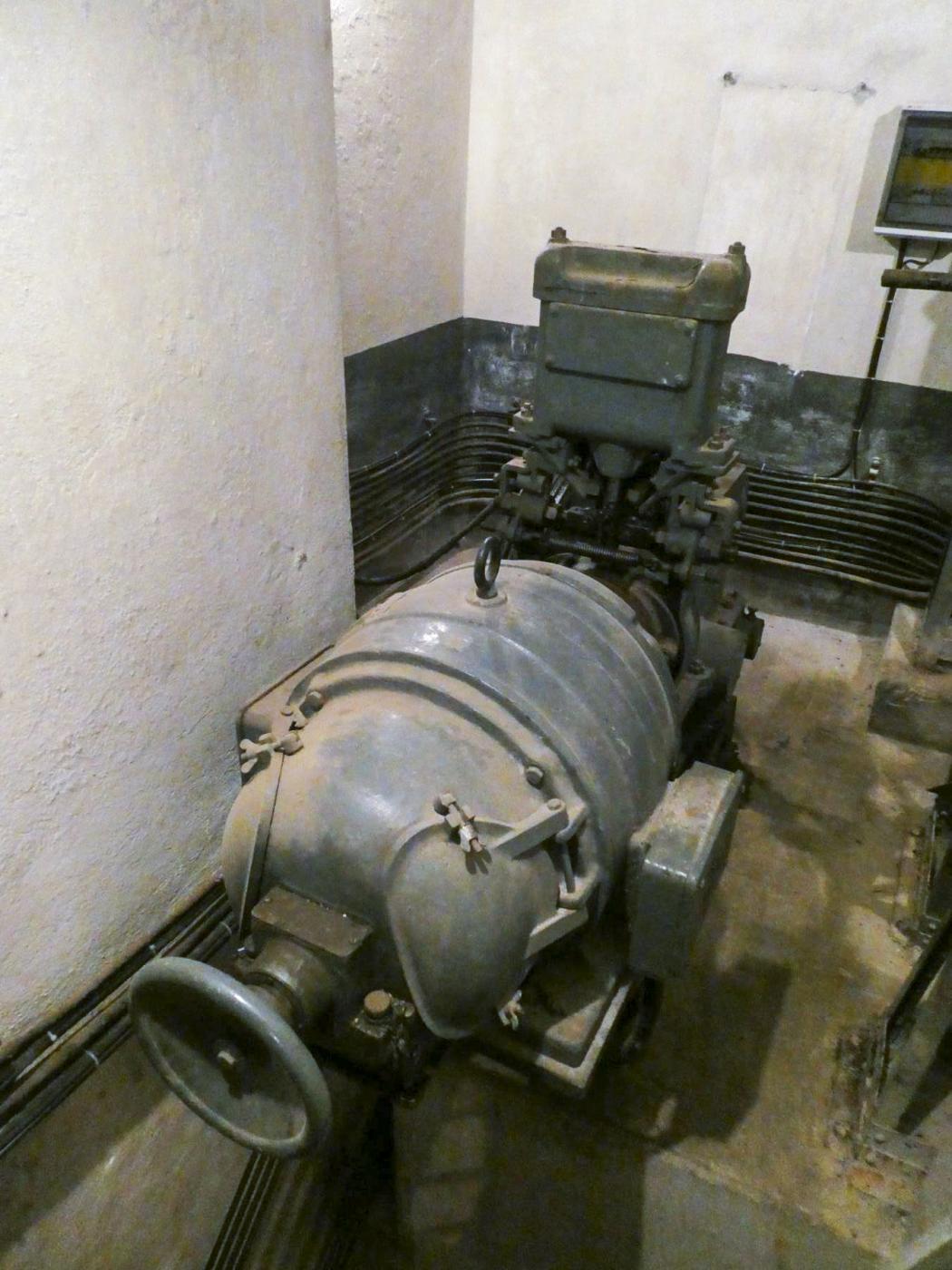 Ligne Maginot - SAINT ROCH (SHR) - (Ouvrage d'artillerie) - Bloc 4
Ascenseur