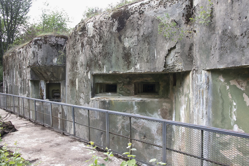 Ligne Maginot - SIMSERHOF - (Ouvrage d'artillerie) - Bloc 4
Le bloc après dégagement et nettoyage en 2014