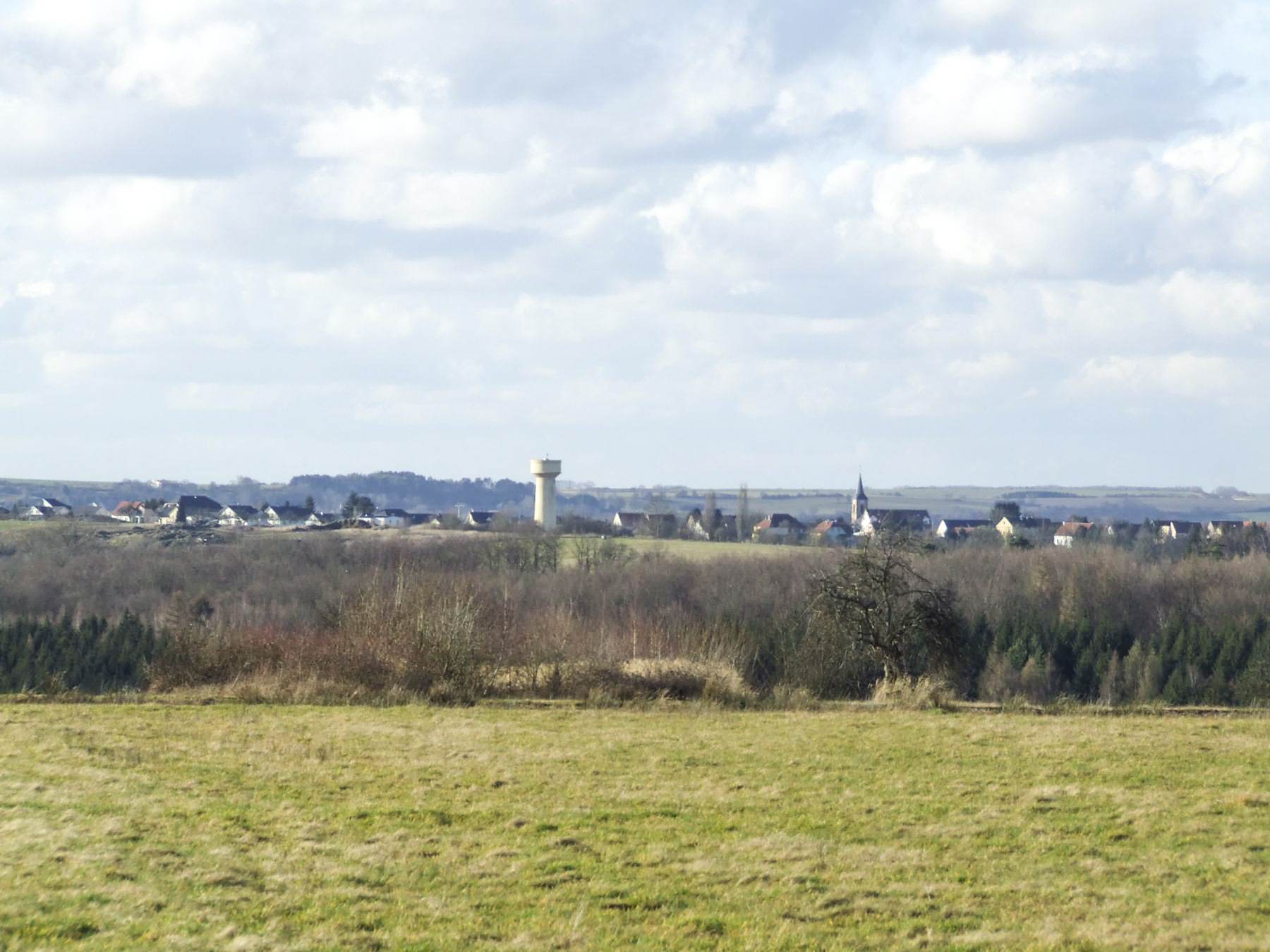 Ligne Maginot - OUEST DE SONNENBERG - (Observatoire d'artillerie) - La vue vers le village de Petit-Réderching depuis la tourelle