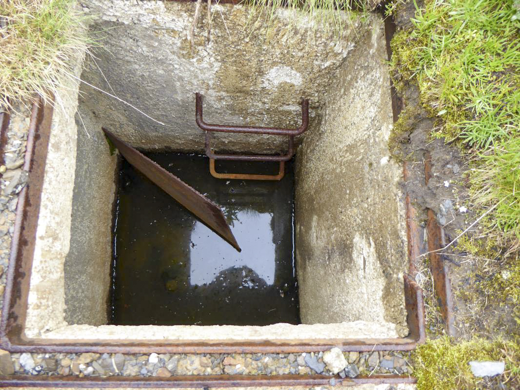Ligne Maginot - COL DE RESTEFOND (STATION DE CAPTAGE ET POMPAGE D'EAU) - (Divers) - Vanne intermédiaire entre la station et l'ouvrage du Col de Restefond