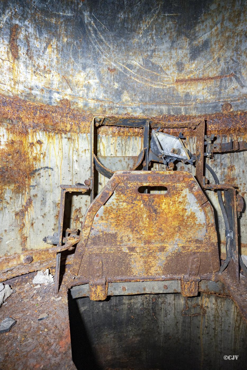 Ligne Maginot - HAUT POIRIER - (Ouvrage d'infanterie) - Bloc 1
Cloche AM