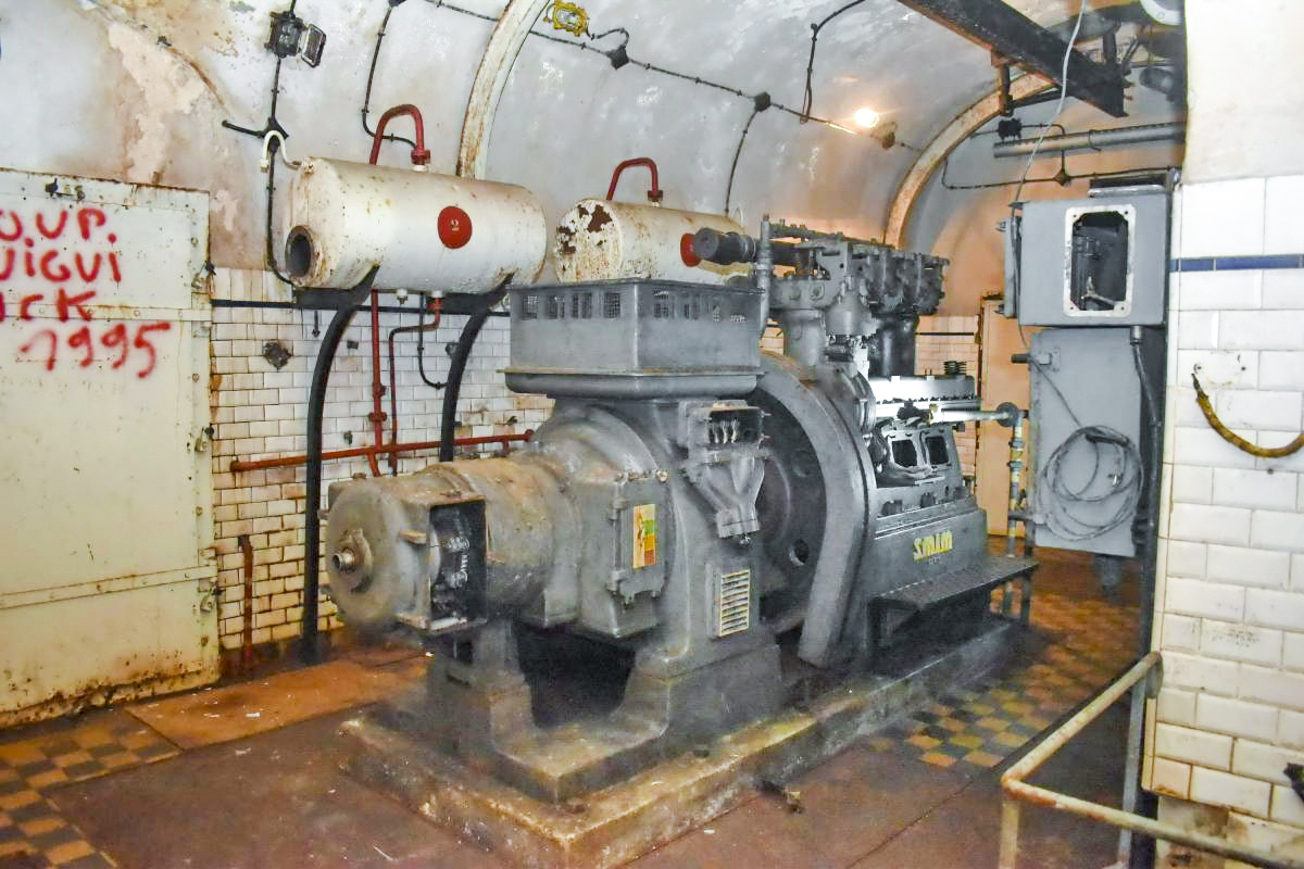 Ligne Maginot - HAUT POIRIER - (Ouvrage d'infanterie) - Usine
Groupe électrogène, moteur SMIM et génératrice Breguet