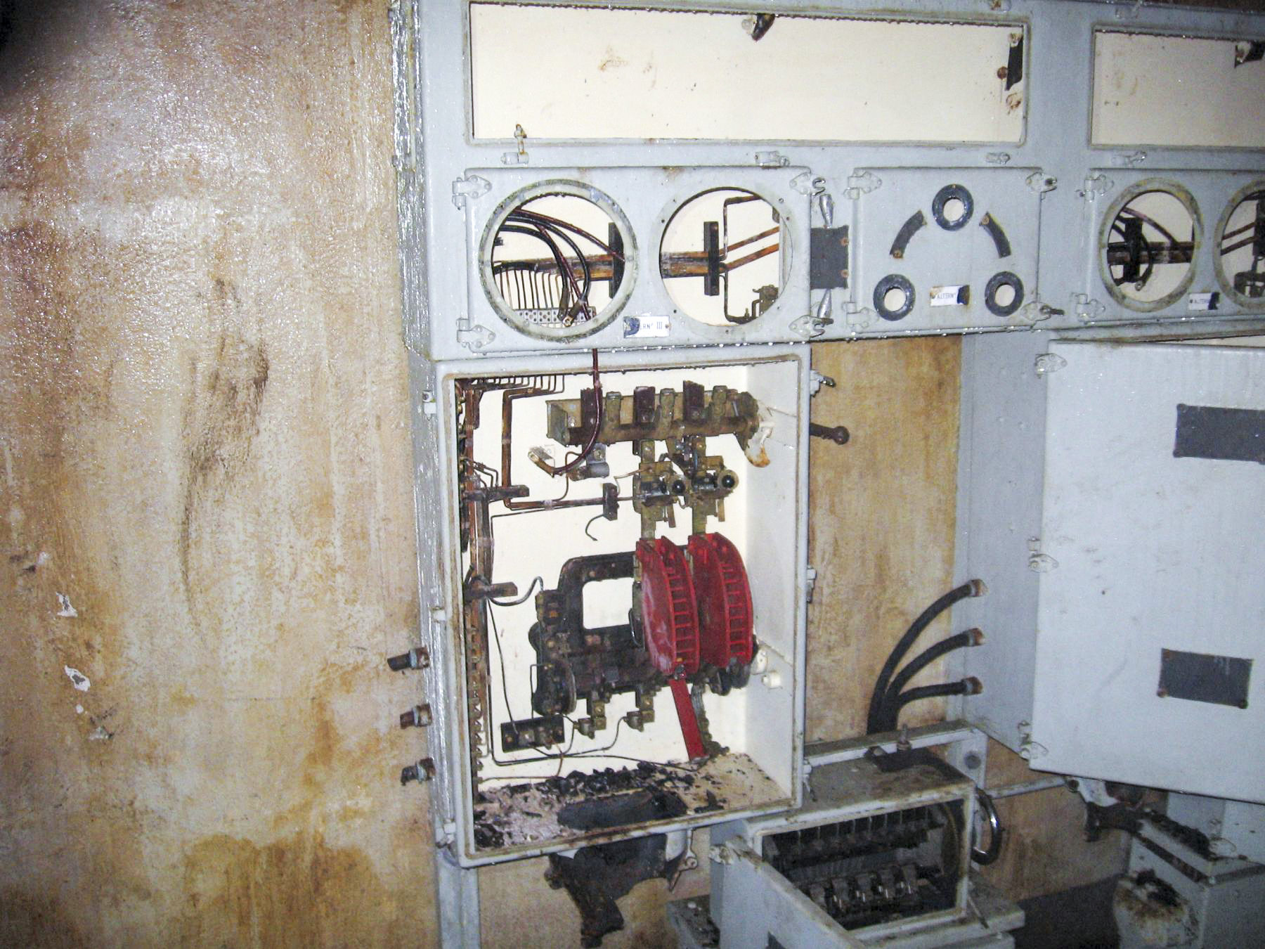Ligne Maginot - RESTEFOND - (Ouvrage d'artillerie) - Détail d'un disjoncteur de l'usine