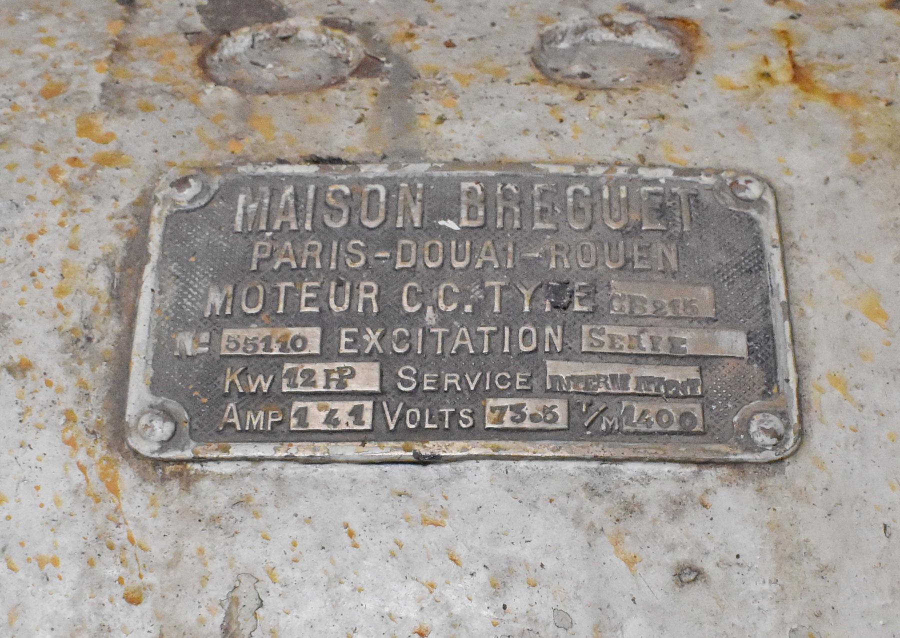 Ligne Maginot - ROCHE LA CROIX (RLC) - (Ouvrage d'artillerie) - Bloc 5
Plaque de constructeur du moteur du bras de contre-poids