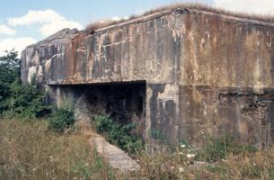 Ligne Maginot - RAVIN DE CRUSNES - C23 - (Casemate d'infanterie) - Chambre de la tir de la casemate en 1999