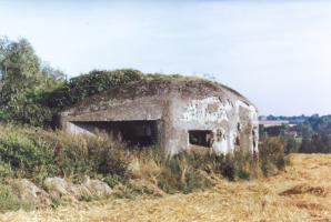 Ligne Maginot - B554 - CIMETIERE DE SAINT-WAAST - (Blockhaus pour canon) - Façade de tir, vue du Nord-Ouest
