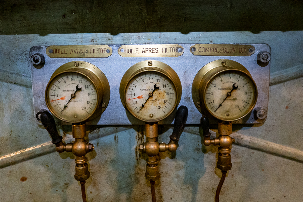 Ligne Maginot - SAINT OURS HAUT (SOH) - (Ouvrage d'artillerie) - Usine électrique
Détail d'un des deux moteurs Renault
