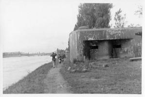 Ligne Maginot - 11/1 - CHALAMPE BERGE NORD - (Casemate d'infanterie - Double) - Le pont rail est visible à l'arrière plan de la photo