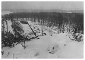 Ligne Maginot - HACKENBERG - A19 - (Ouvrage d'artillerie) - Le fossé antichar
Bloc  25 vu depuis le bloc 24 