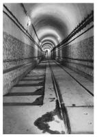 Ligne Maginot - HACKENBERG - A19 - (Ouvrage d'artillerie) - Galerie d'accès au bloc 7 
Plan incliné descendant (plan que deux wagonnets fous ont dévalé le 23 aout 1939 lors d'une corvée de literie commandé par le caporal-chef S).