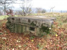 Ligne Maginot - SEEMATT SUD-OUEST - (Blockhaus pour arme infanterie) - L'extérieur. 
Le créneau FM avec des restes de planches de coffrages