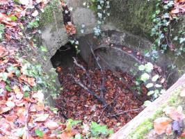 Ligne Maginot - AT13 - (Cuve pour arme d'infanterie) - Le puits bétonné de la tourelle.