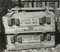 Ligne Maginot - Vue arrière de caisses N°3 modèle 1906-1923 de 40 cartouches de 25mm à balle Mle 1934 P - 