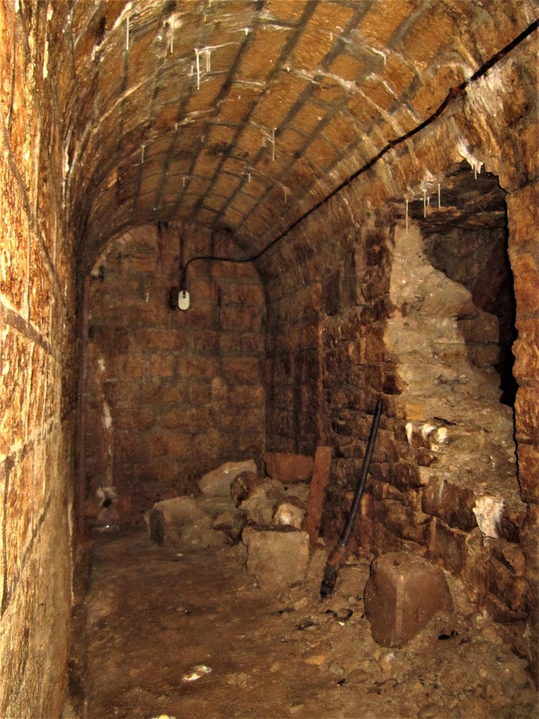 Ligne Maginot - EINSELING - A36 - (Ouvrage d'infanterie) - Extrémité de la galerie au niveau du puits d'escalier
A droite l'accès à une première amorce de galerie qui à été murée