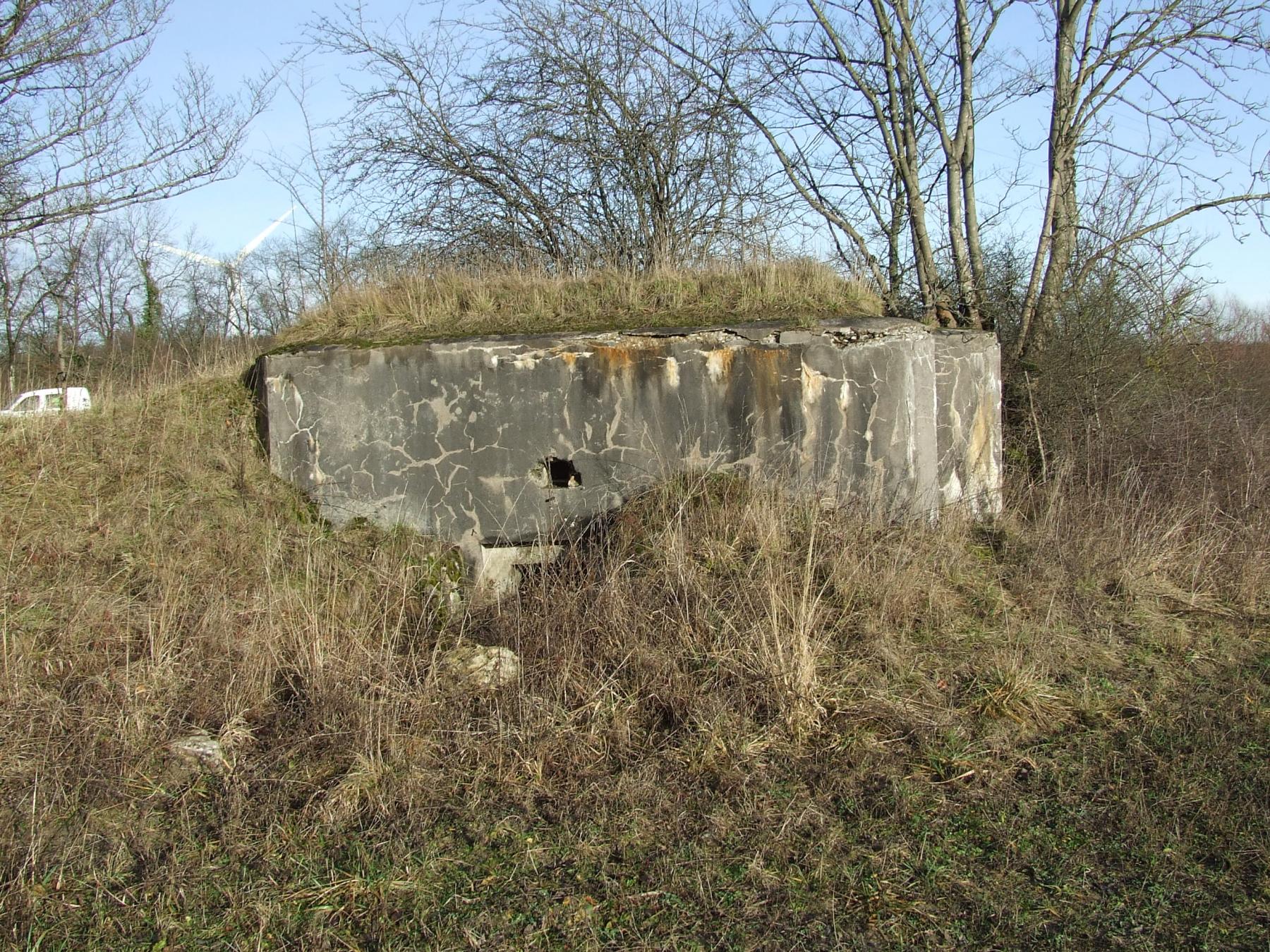 Ligne Maginot - AB7-B - BRANDSTUDEN  5 - (Blockhaus pour arme infanterie) - La façade arrière du blockhaus remblayée