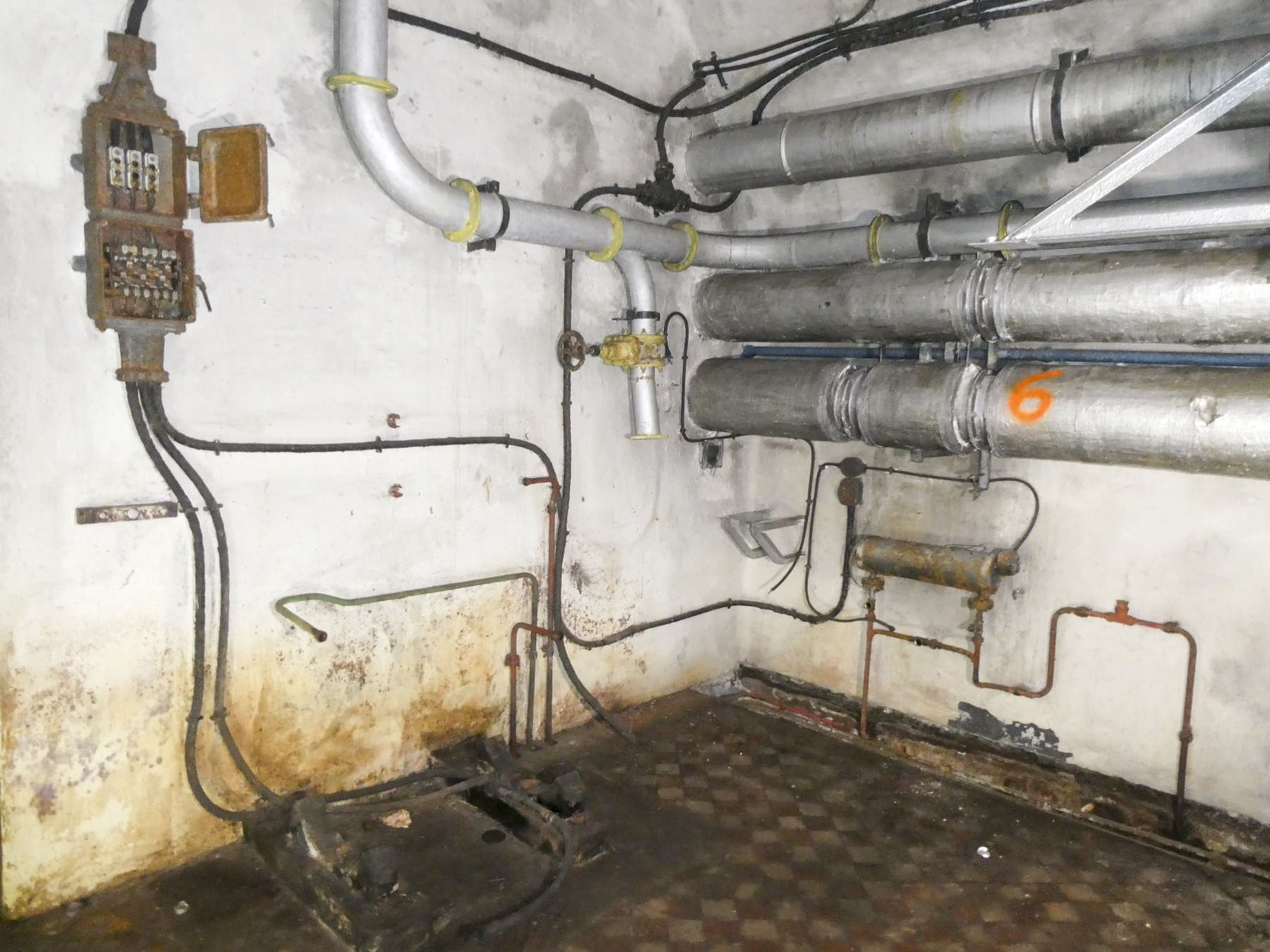 Ligne Maginot - FLAUT - (Ouvrage d'artillerie) - Emplacement du groupe moto compresseur