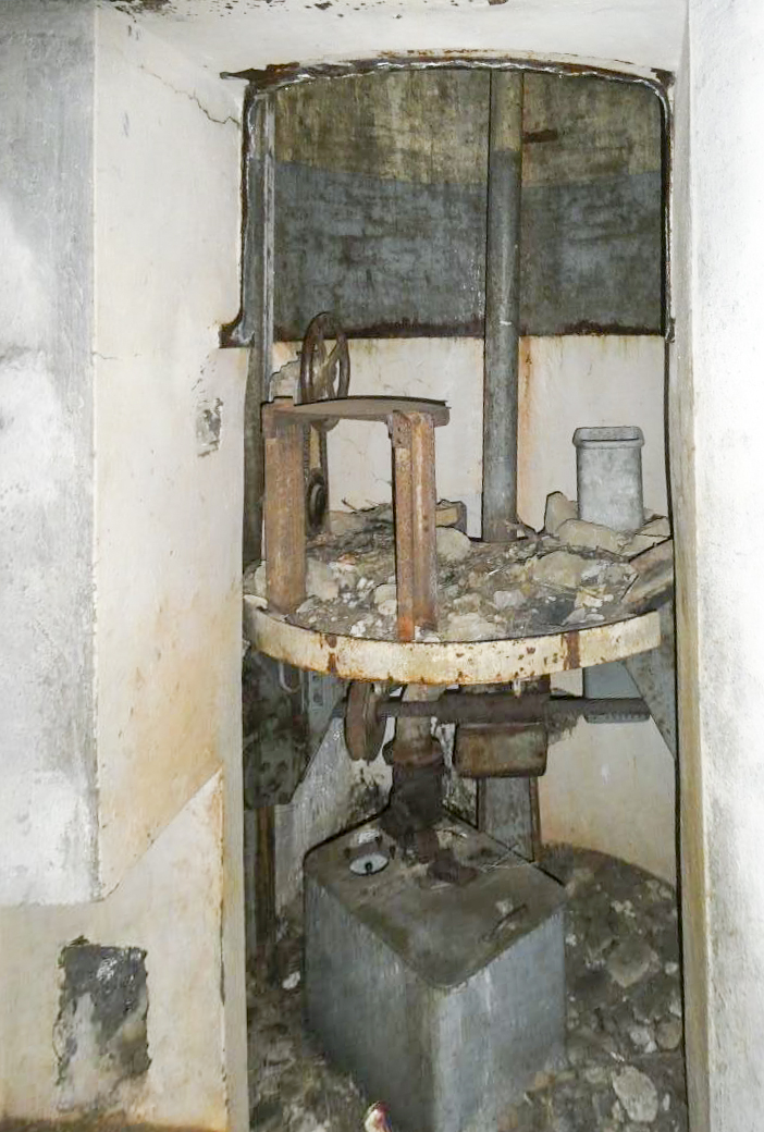 Ligne Maginot - PLAN CAVAL (PCV) - (Ouvrage d'artillerie) - Bloc 4
Cloche JM