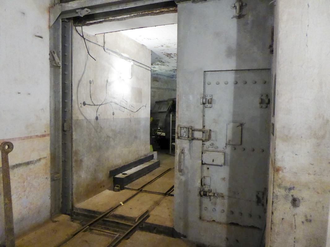 Ligne Maginot - MICHELSBERG - A22 - (Ouvrage d'artillerie) - Entrée mixte
La porte blindée de l'entrée 