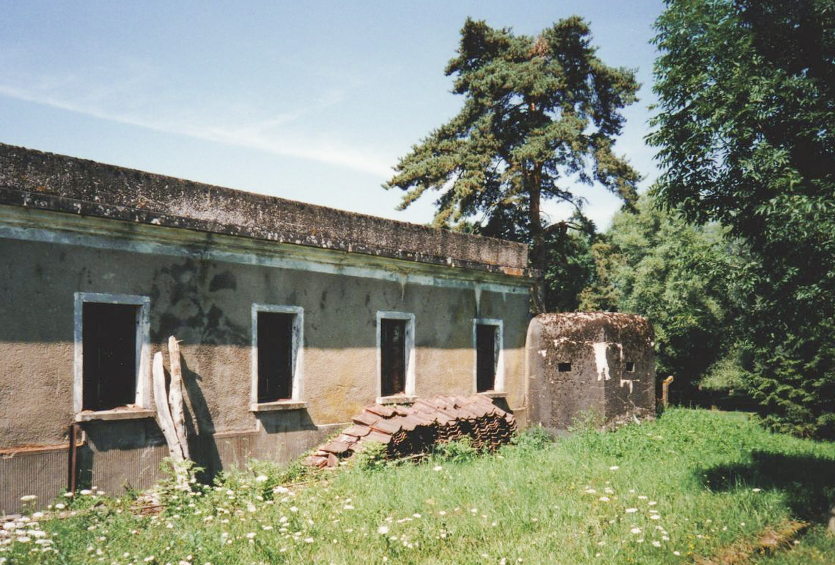 Ligne Maginot - ROUSSY LE VILLAGE (Poste avancé GRM) - (Poste GRM - Maison Forte) - Le casernement et le blockhaus FM