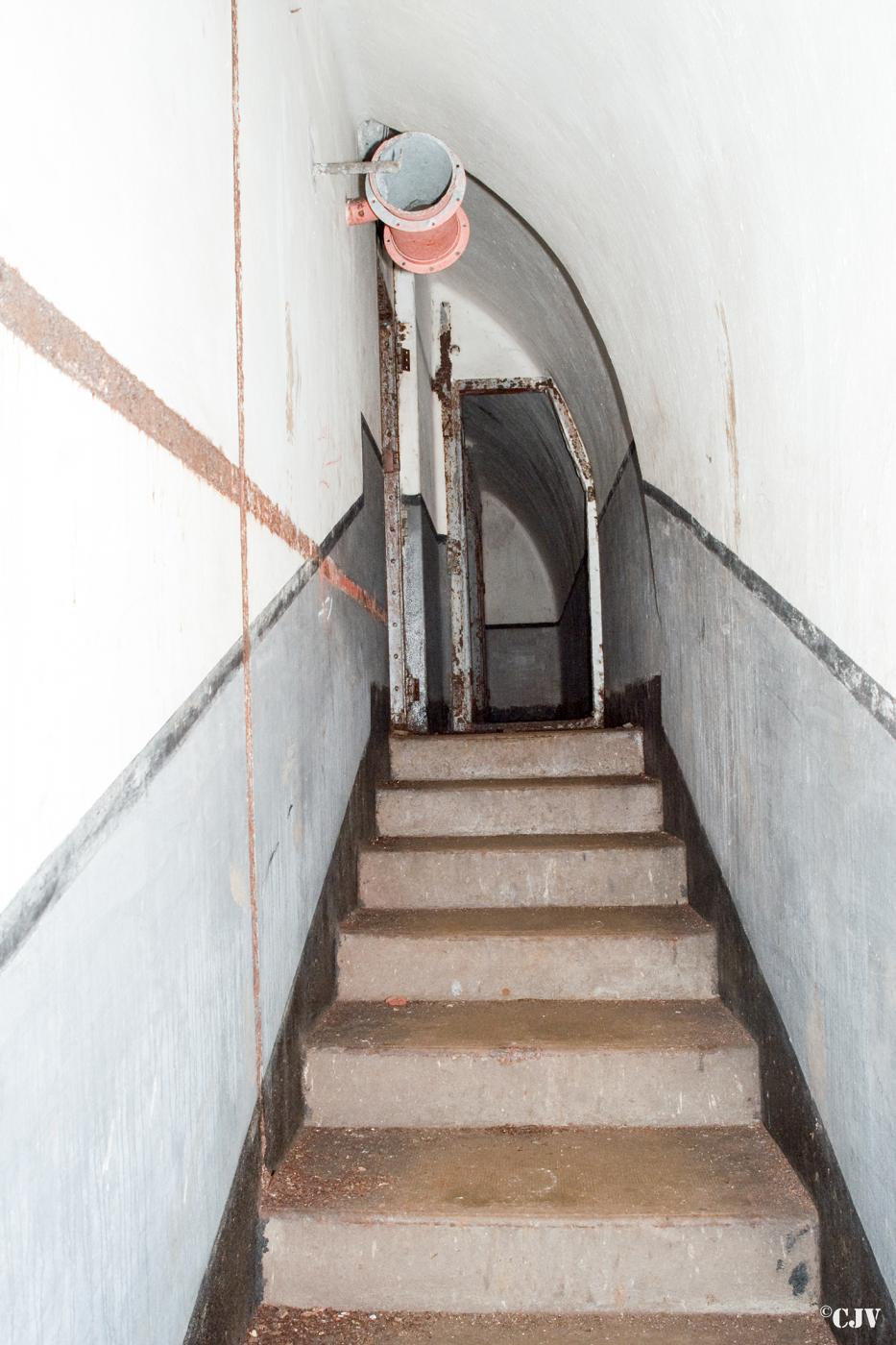 Ligne Maginot - BERSILLIES - (Ouvrage d'infanterie) - Un escalier vers les toilettes