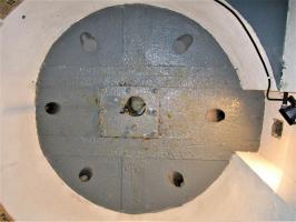 Ligne Maginot - MC29B - MC21 - (Casemate d'infanterie - double) - Le puits de la cloche GFM obturée