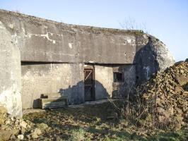 Ligne Maginot - GUERLETTE - (Casemate d'infanterie - double) - L'arrière avec l'entrée