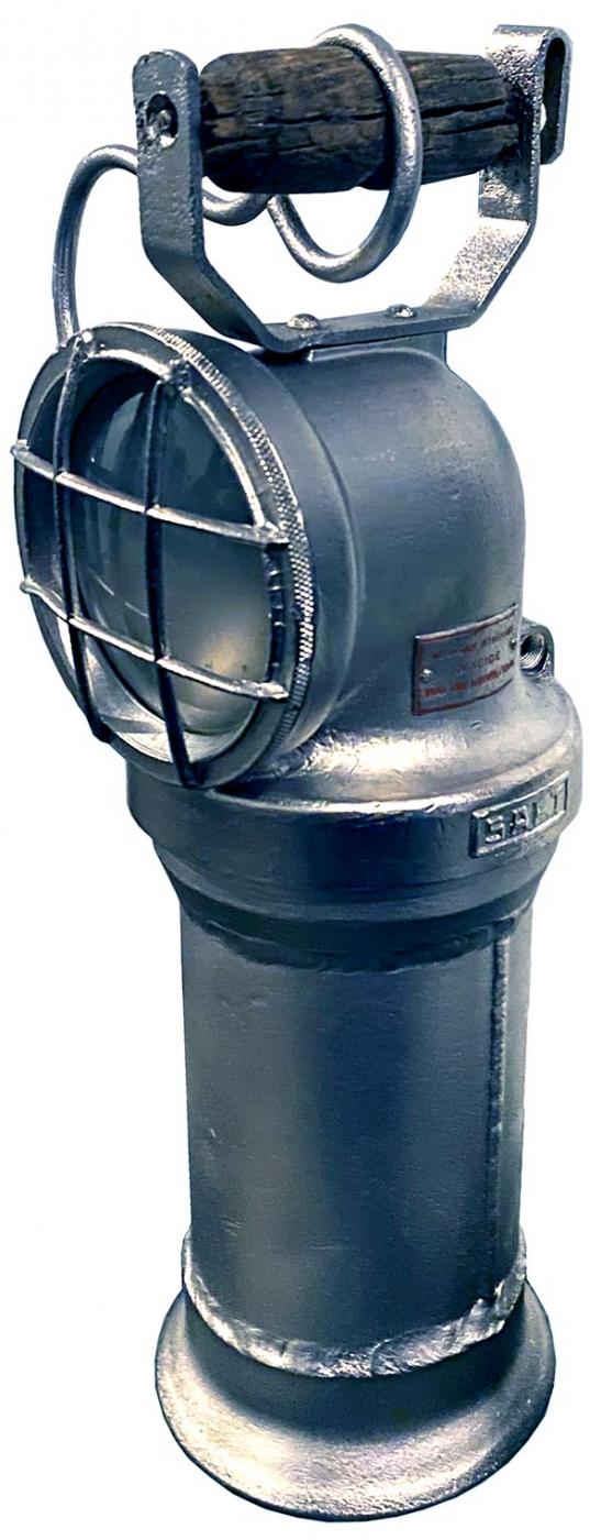 Ligne Maginot - Lampe étanche SAFT - Lampe antidéflagrante prévue pour l'utilisation en atmosphère explosible (magasins M1, soutes à comburant)