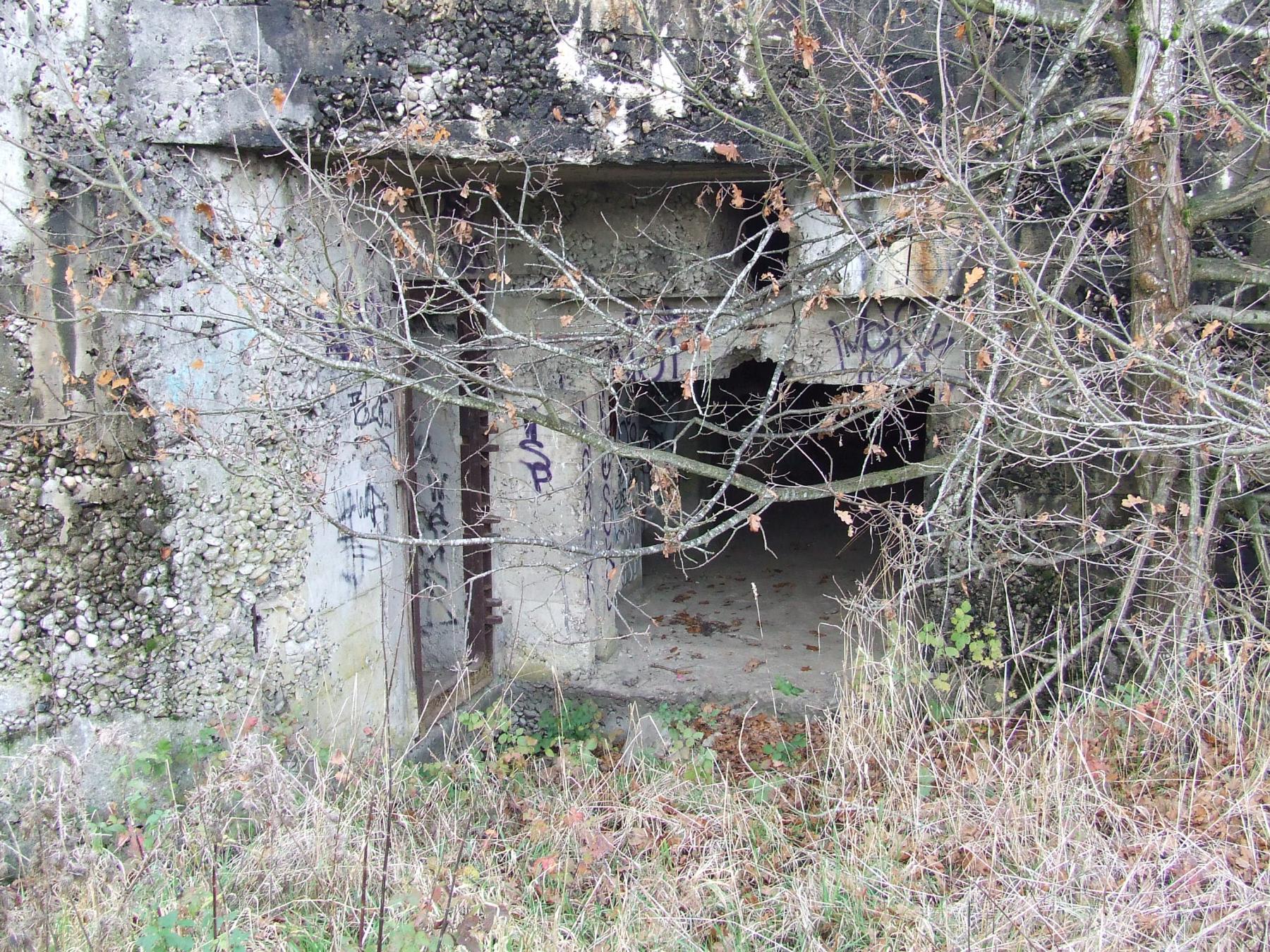 Ligne Maginot - MC07 - STG R - (Casemate d'infanterie - double) - Les entrées de la casemate.