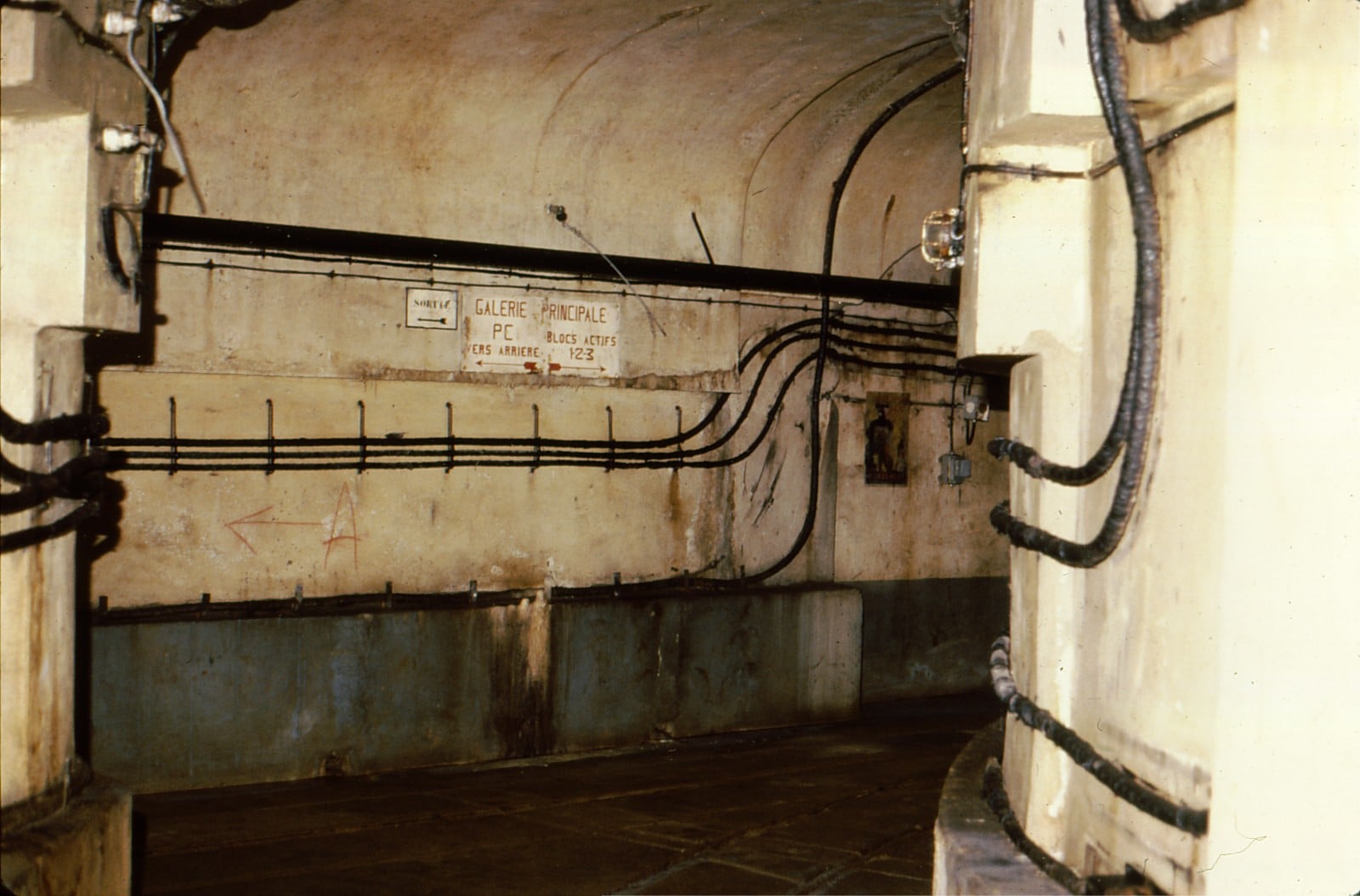 Ligne Maginot - SCHOENENBOURG - (Ouvrage d'artillerie) - Galerie des avants en 1979