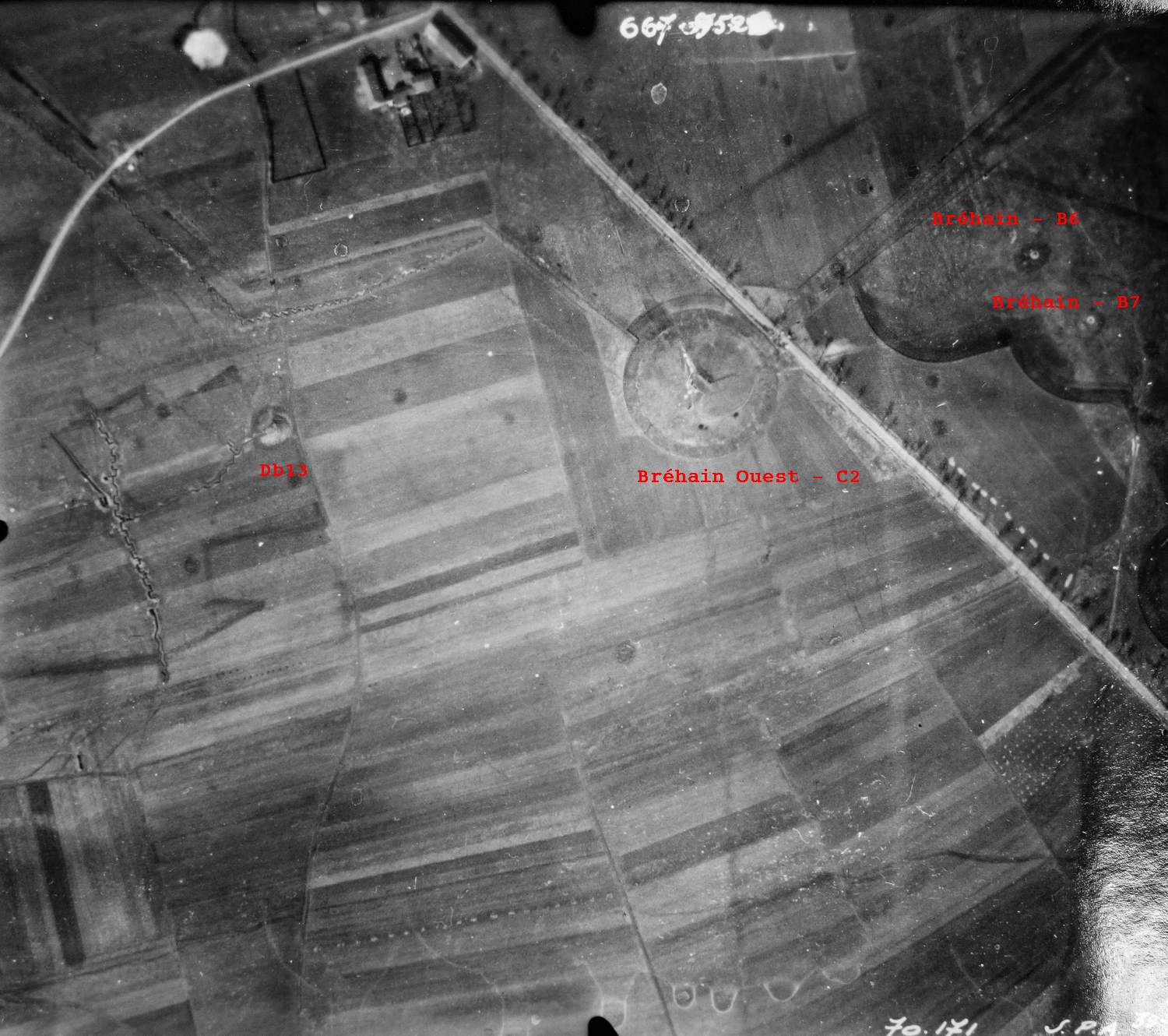 Ligne Maginot - DB13 - (Blockhaus pour canon) - Vue aérienne - Mission 60 Altitude 2000 - 9 mars 1940 