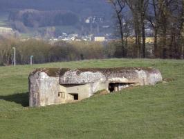 Ligne Maginot - BELLEVUE - (Casemate d'artillerie) - Embrasures et entrée