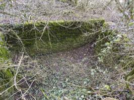 Ligne Maginot - KIBREN - (Abri) - Les restes d'un petit bâtiment en maçonnerie tout près de l'abri bétonné.