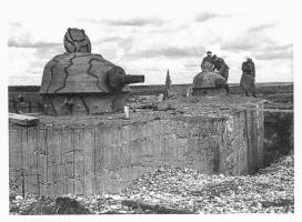 Ligne Maginot - M118T - HOLVING SUD 1 - (Blockhaus pour arme infanterie) - Le blockhaus encore équipé de ses deux tourelles démontables