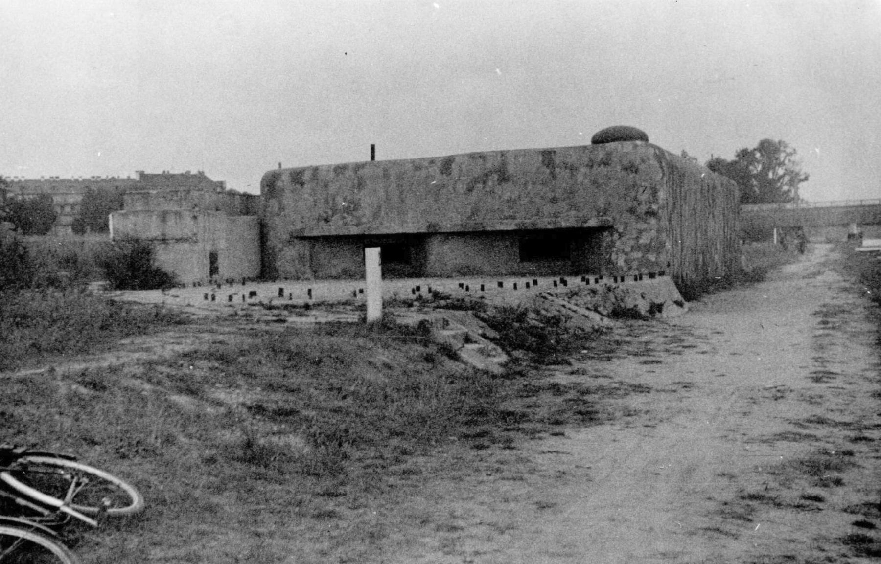 Ligne Maginot - CHAMP DE COURSES - (Casemate d'infanterie - double) - La casemate en 1947