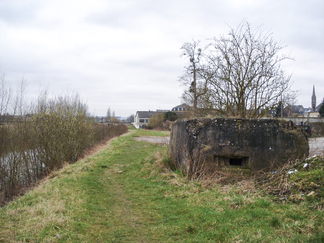 Ligne Maginot - RUE DES ECOLES - (Blockhaus pour arme infanterie) - 