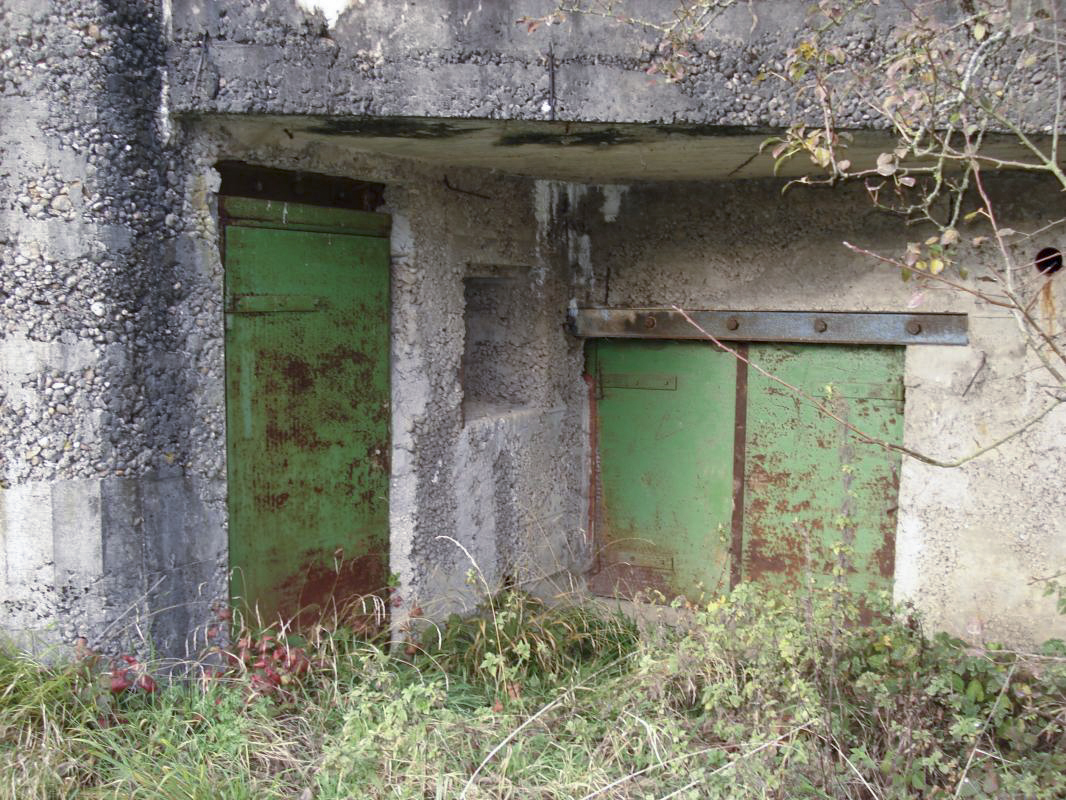 Ligne Maginot - CEZF-27  - LA HALLE SOUS LES COTES - (Casemate d'infanterie - double) - Les entrées