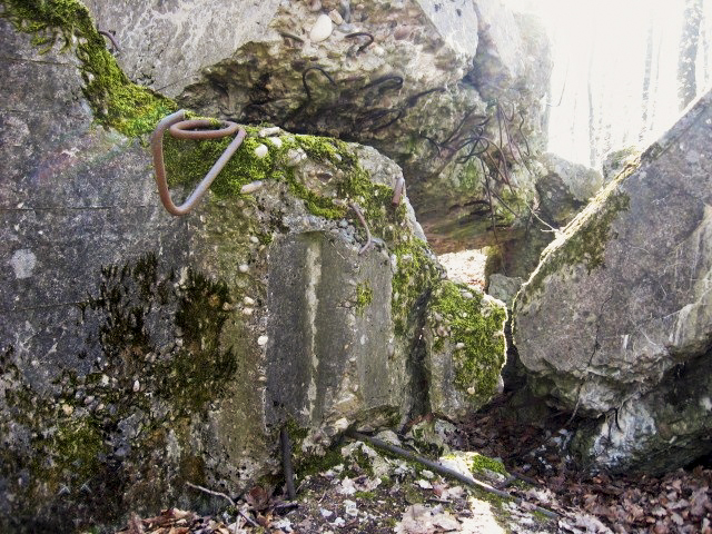 Ligne Maginot - MEISTERBUSCH SUD - (Blockhaus pour arme infanterie) - Les restes du créneau