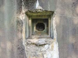 Ligne Maginot - BICHEL SUD - X19 - (Abri) - Créneau FM de la façade