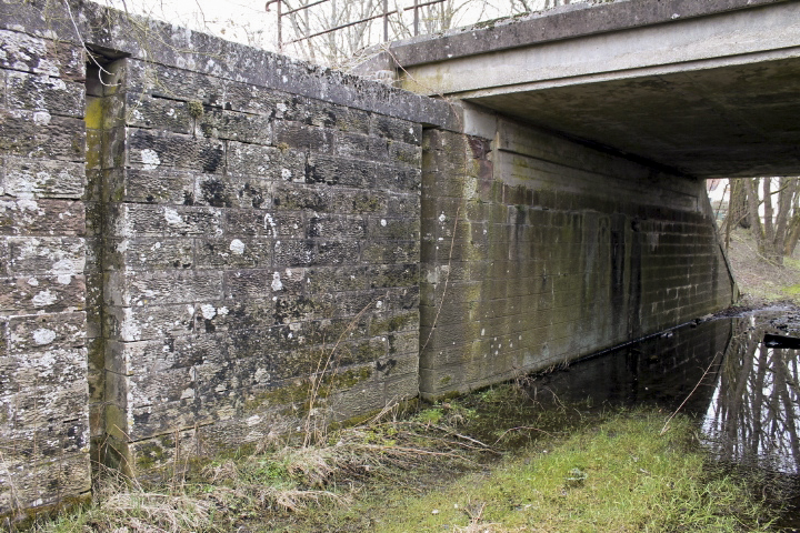 Ligne Maginot - HERBITZHEIM VOIE FERRéE SUD - (Inondation défensive) - Mur gauche