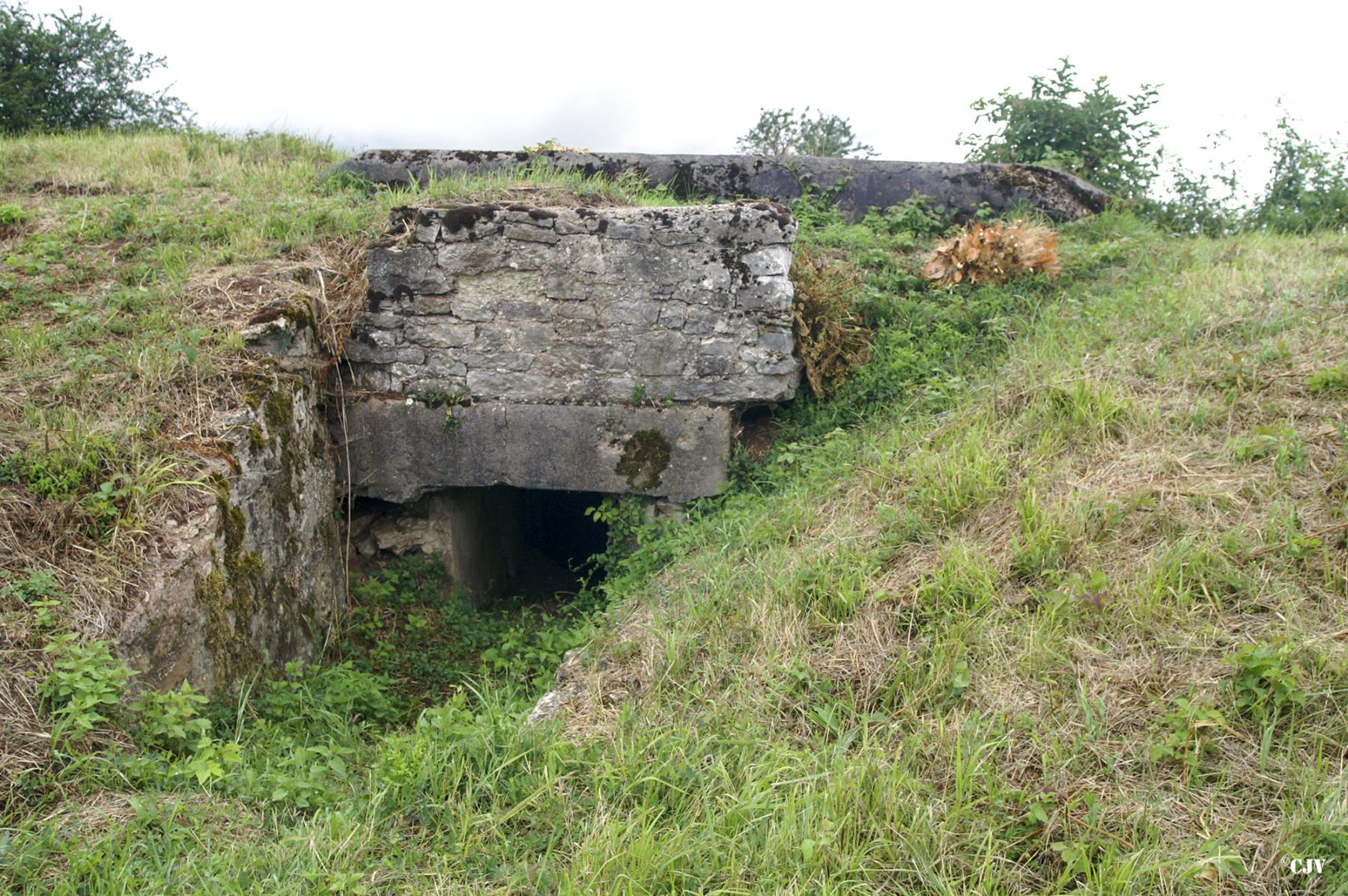 Ligne Maginot - M13B - KNOPP 2 (Blockhaus pour arme infanterie) - L'entrée
