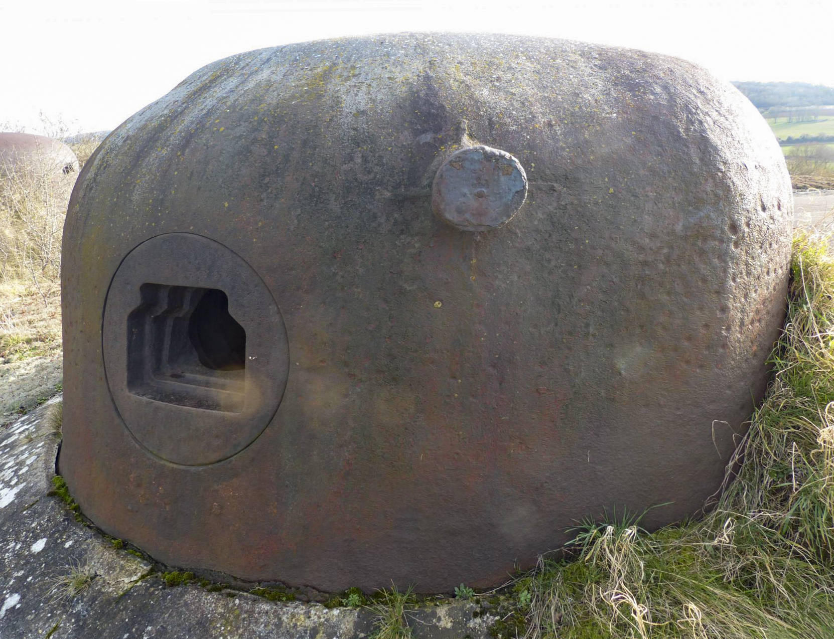Ligne Maginot - SAINT ANTOINE - (Casemate d'infanterie - double) - vue extérieure de la cloche AM pour un seul créneau