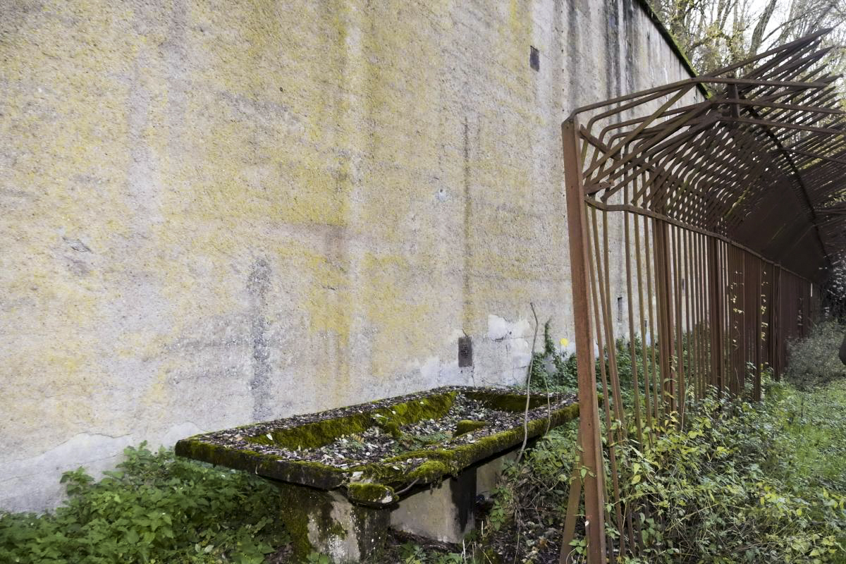 Ligne Maginot - GUENTRANGE (FESTE DE) - (Ouvrage d'artillerie) - Lavabos extérieur devant caserne Sud