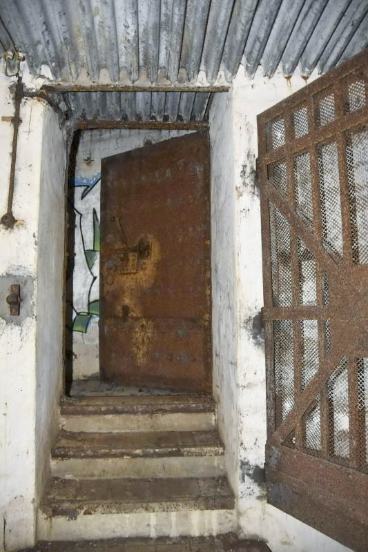 Ligne Maginot - GUENTRANGE (FESTE DE) - (Ouvrage d'artillerie) - Porte grillagée et porte blindée de sortie sur les défenses extèrieures