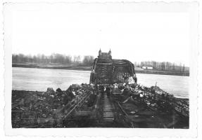 Ligne Maginot - ROPPENHEIM PONT-RAIL 2 - (Blockhaus de type indéterminé) - Les blockhaus du pont rail coté français
Les destructions ont été opérées