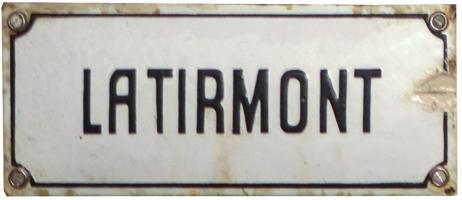 Ligne Maginot - XIVRY CIRCOURT - (Infrastructures électriques) - Plaque émaillée
Départ 17,5 KV vers l'ouvrage de Latiremont
Noter l'orthographe erronée