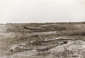 Ligne Maginot - ANZELING - A25 - (Ouvrage d'artillerie) - Le bloc cheminée vu du bloc 9